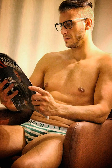 David 3 MaatModels https://www.maatmodels.com.ar/wp-content/uploads/2021/05/Portada-Mayo-FB-Maat.jpg