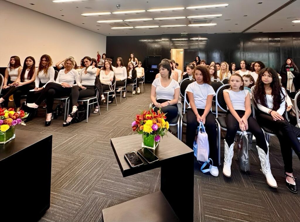 Maat Runway Tour 34 WhatsApp Image 2025 12 24 at 12.00.27 MaatModels https://www.maatmodels.com.ar/wp-content/uploads/2021/05/Portada-Mayo-FB-Maat.jpg